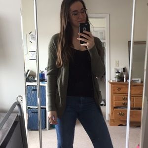 Green cardigan with pockets